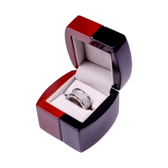 Обручка у стилі BVLGARI.
