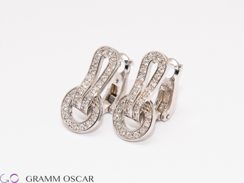 Сережки у стилі CARTIER
